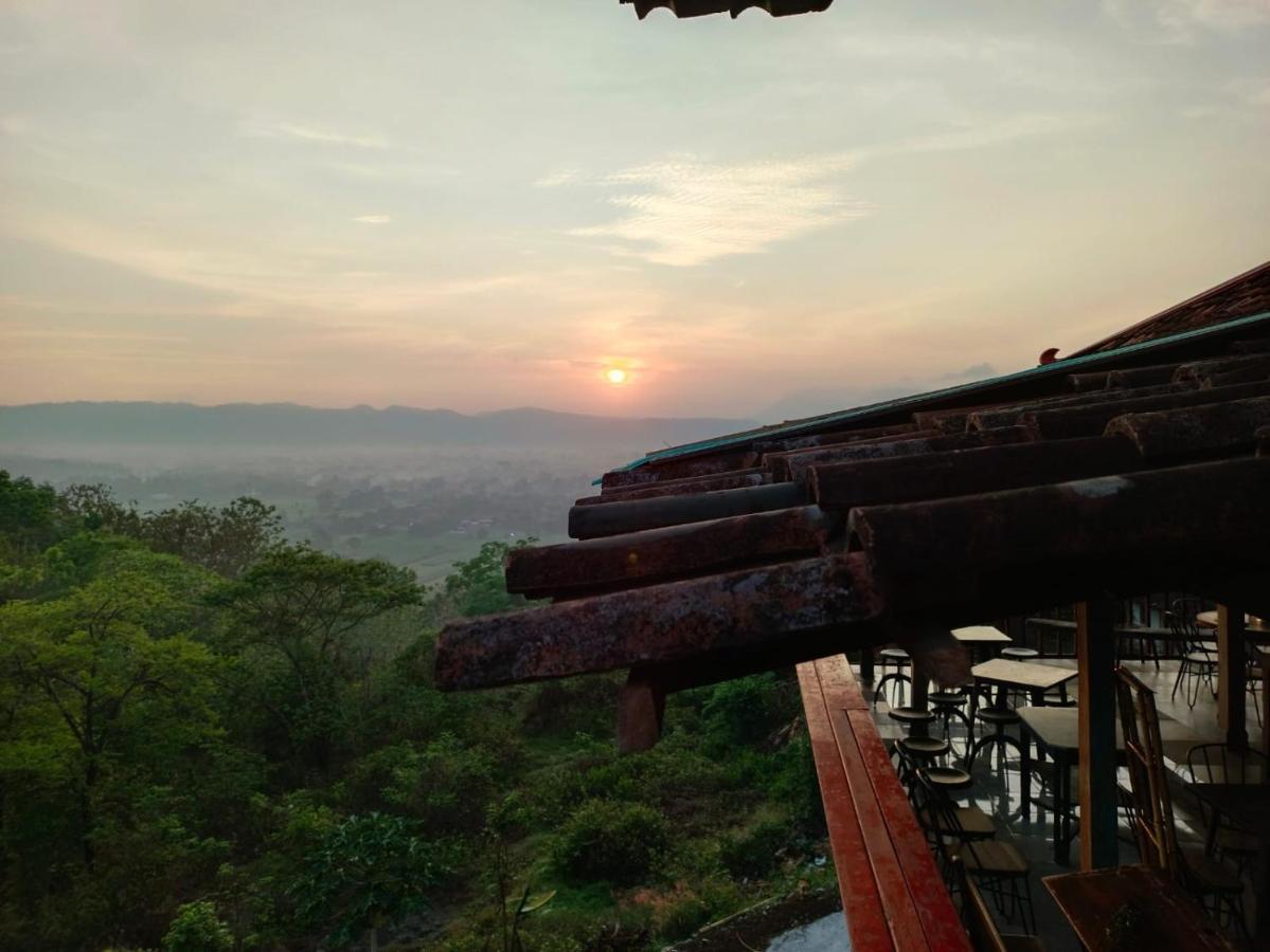Omah Singo Stay & Resto Yogyakarta Bantul Exterior foto