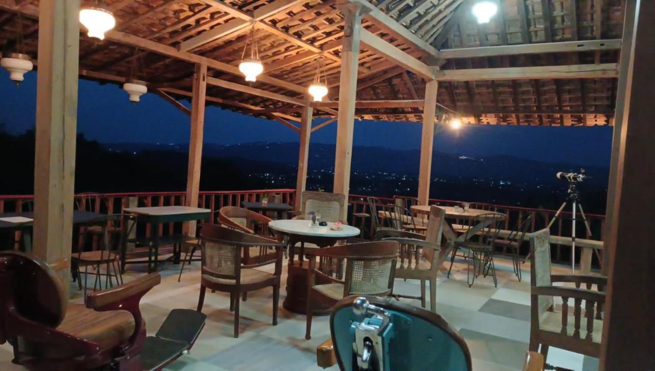 Omah Singo Stay & Resto Yogyakarta Bantul Exterior foto