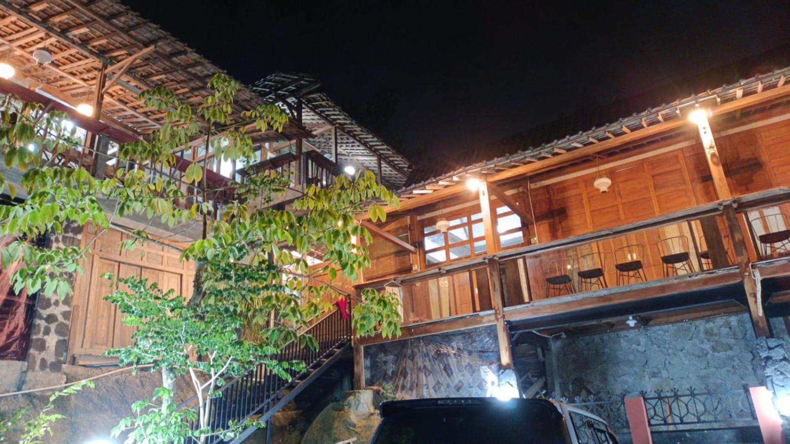 Omah Singo Stay & Resto Yogyakarta Bantul Exterior foto