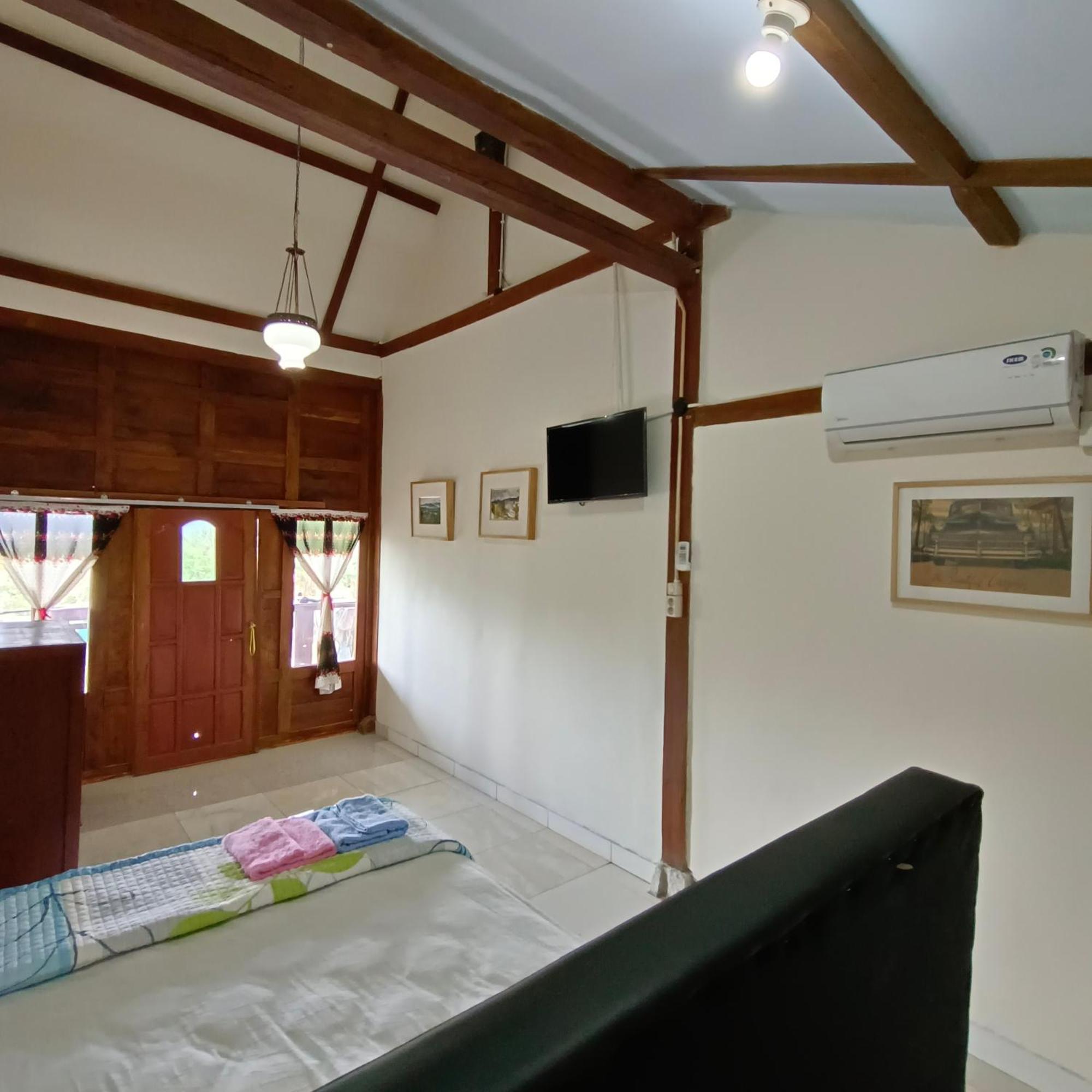 Omah Singo Stay & Resto Yogyakarta Bantul Exterior foto