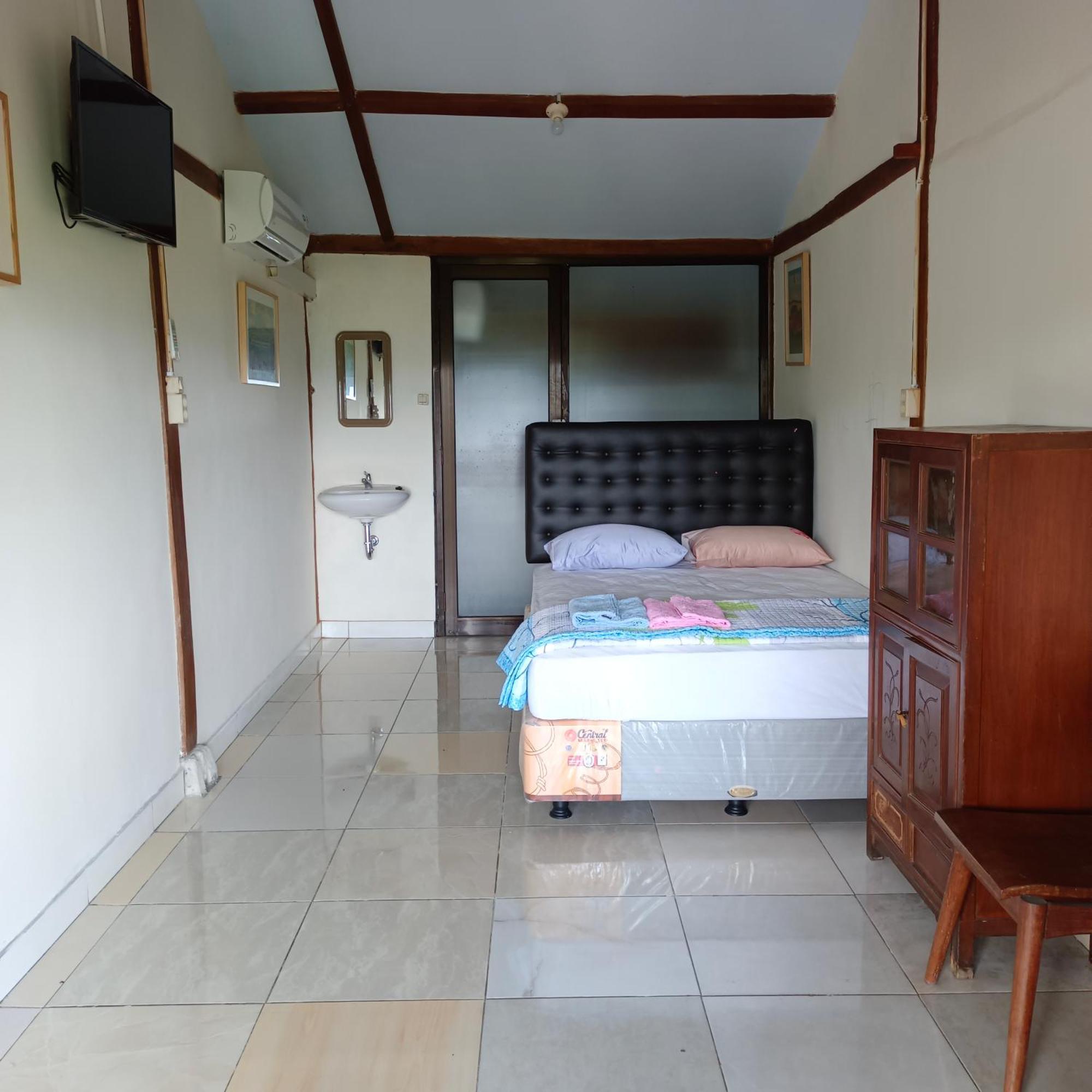 Omah Singo Stay & Resto Yogyakarta Bantul Exterior foto